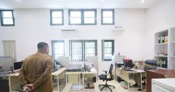 Wali Kota Makassar Sidak Kondisi Kantor dan Pelayanan di Balaikota Lantai 2