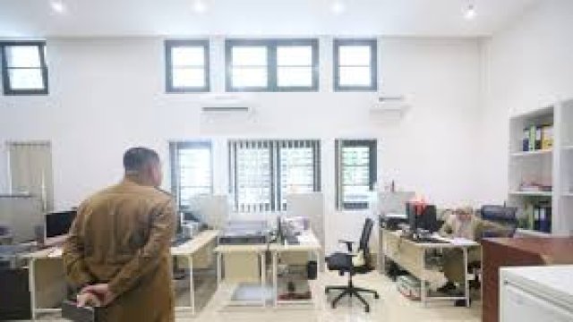 Wali Kota Makassar Sidak Kondisi Kantor dan Pelayanan di Balaikota Lantai 2