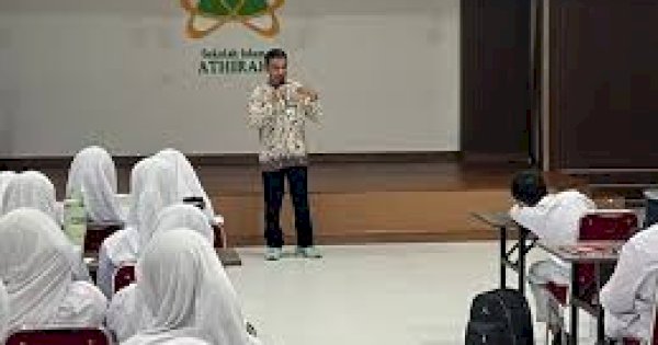 SMP Islam Athirah Gelar English Camp 2025, Dorong Siswa Berani Berbahasa Inggris