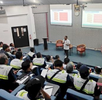 Kalla Transport-Logistics Gelar Pelatihan Safety and Defensive Driving Training