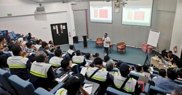 Kalla Transport-Logistics Gelar Pelatihan Safety and Defensive Driving Training