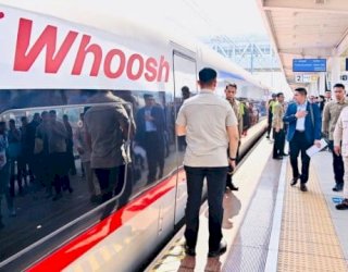 Prabowo Minta Menkeu dan Danantara Cari Skema Lunasi Utang Whoosh