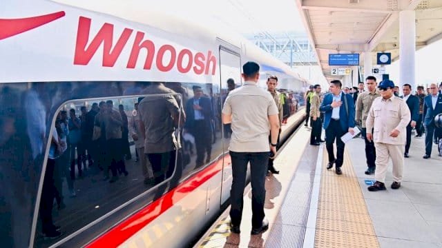 Prabowo Minta Menkeu dan Danantara Cari Skema Lunasi Utang Whoosh