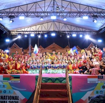 Kuliner Bugis Jadi Jembatan Diplomasi Budaya di Festival Folklore Pinrang, Sri Widiati Ajak Delegasi Dunia Cicipi