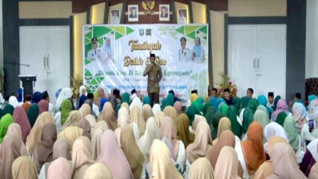 Pembinaan Spiritual, Pemkab Pangkep &ndash; BKMT Gelar Tausiah