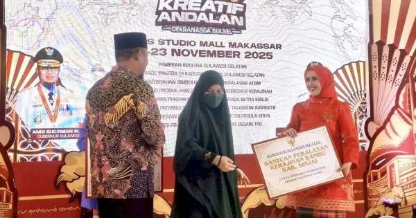 Dekranasda Sinjai Terima Bantuan Peralatan Kerajinan Bambu