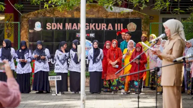 Suasana Haru Warnai Perayaan Hari Guru Bersama Wawali Makassar Aliyah Mustika Ilham