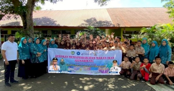 PKK dan DKP Sulsel Ajak Pelajar Gowa Gemar Makan Ikan, Bagikan 150 Kg Ikan Bergizi