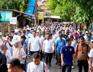 Gubernur Sulsel Lepas Ribuan Peserta Jalan Sehat Anti Mager di Pangkep