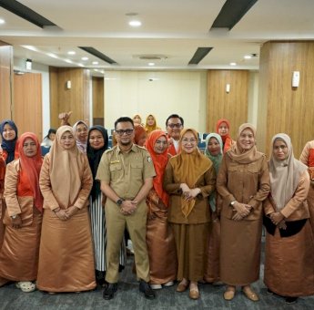 Kadiskop UKM Makassar Beri Bantuan Mesin Jahit, Dorong UMKM Naik Kelas