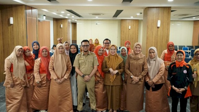 Kadiskop UKM Makassar Beri Bantuan Mesin Jahit, Dorong UMKM Naik Kelas