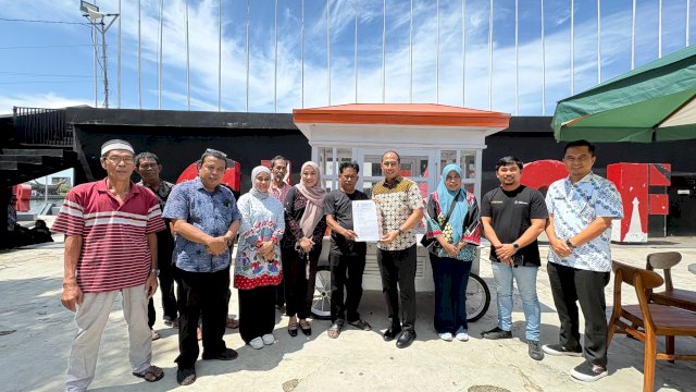 Dukung UMKM, Pemkot Makassar Gelontorkan 80 Fasilitas Gerobak untuk Pisang Epe