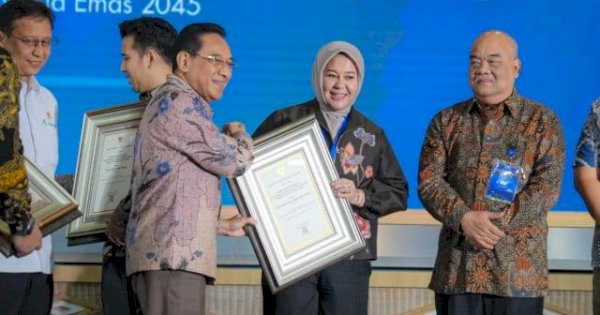 Wagub Fatmawati Rusdi Terima Penghargaan Kabupaten/Kota Sehat Terbaik dari Kemenkes
