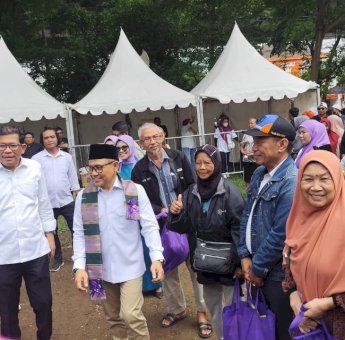 Salurkan 1.500 Paket Sembako di Makassar, Cak Imin: Ini Bagian Dari Tradisi, Harus Ditingkatkan