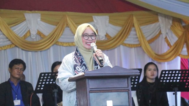 Rayakan Natal 2025, Wabup Lutim Puspawati Imbau Masyarakat Menjaga Keharmonisan Keluarga