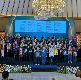 Makassar Berkibar Raih Prestasi, 10 Sekolah Sabet Penghargaan Adiwiyata 2025