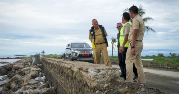 Pastikan Kualitas Infrastruktur, Bupati Pinrang Cek Langsung Rekonstruksi Jalan Pesisir Ammani–Langnga