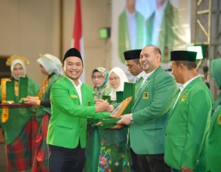 Fauzan Guntur Raih Penghargaan Kader Muda Terbaik PPP Sulsel 2025