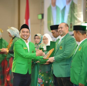 Fauzan Guntur Raih Penghargaan Kader Muda Terbaik PPP Sulsel 2025