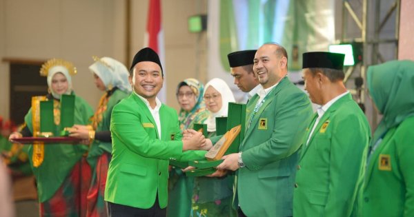 Fauzan Guntur Raih Penghargaan Kader Muda Terbaik PPP Sulsel 2025