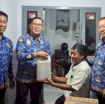 Peduli Lansia, Pemkot Parepare Berikan Paket Asupan Makanan Berisi Beras, Susu, hingga Minyak Goreng