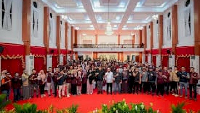 Gubernur Sulawesi Selatan, Andi Sudirman Sulaiman.