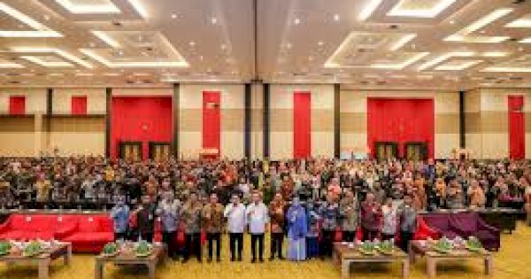 Puncak HGN 2025 Sulsel, Gubernur Tegaskan Pentingnya Pendidikan Berkualitas untuk Semua