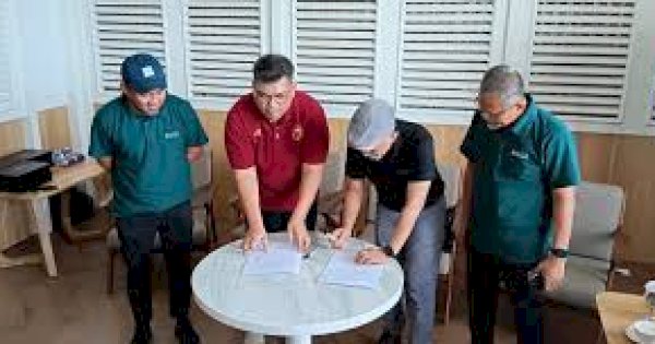 Cahaya Bone–PSM Makassar Perkuat Sinergi Transportasi Suporter Lewat Penandatanganan MoU