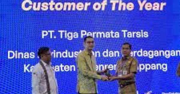 Disperindag Sidrap Terima Penghargaan ‘Customer of The Year’ dari BBIHPMM Makassar