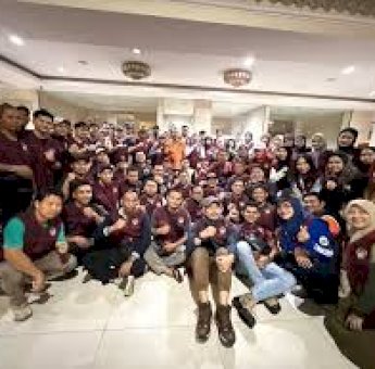 Gubernur Sulsel Turun Langsung Salurkan Bantuan untuk Korban Banjir di Aceh Tamiang