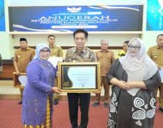 Pemkab Pangkep Raih Penghargaan Keterbukaan Informasi Publik Kategori Menuju Informatif