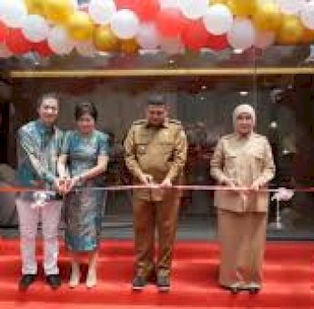 Dorong Pertumbuhan Industri, Munafri-Aliyah Resmikan Pabrik Kaca PT Sanno Abadi Cemerlang