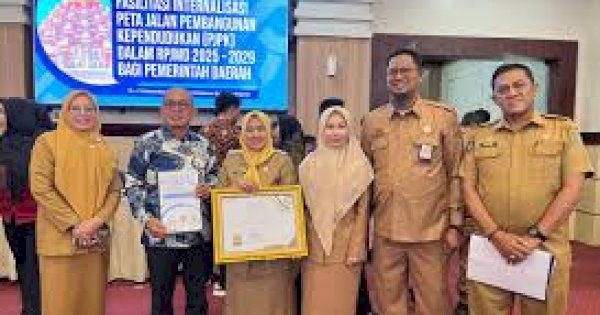 Capaian Prevalensi Stunting Terendah Antar Sidrap Raih Penghargaan Mendukbangga