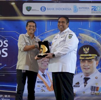Bapenda Maros Gelar Award, Bupati Ajak Masyarakat Beralih ke Transaksi Digital