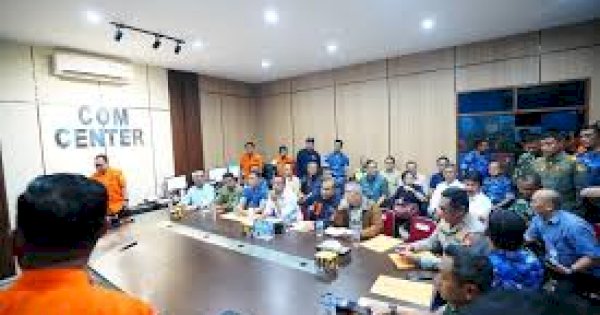 Gubernur Sulsel Bersama Menhub dan Basarnas Evaluasi Pencarian Korban ATR 42-500