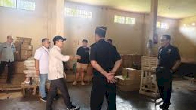 Bupati Soppeng Suwardi Tegaskan Penggunaan Pita Cukai Rokok