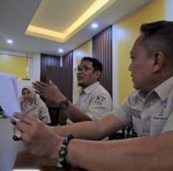 Kembalikan Fungsi Fasum, Perumda Pasar Tertibkan Pedagang di Depan Pabaeng-baeng