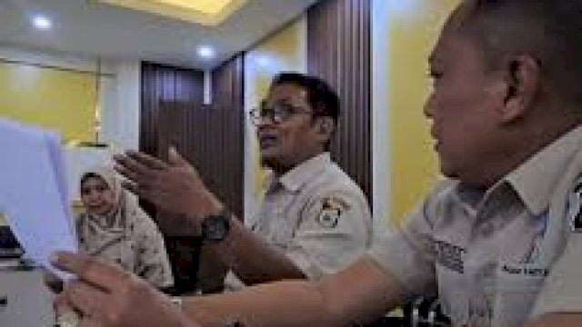 Kembalikan Fungsi Fasum, Perumda Pasar Tertibkan Pedagang di Depan Pabaeng-baeng