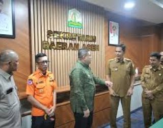 Wali Kota Munafri Antar Langsung Bantuan Pemkot untuk Korban Bencana di Aceh & Sumatra