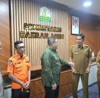 Wali Kota Munafri Antar Langsung Bantuan Pemkot untuk Korban Bencana di Aceh & Sumatra