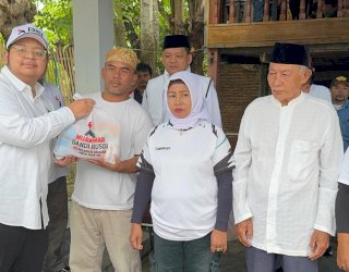 Muammar Gandi Rusdi Pimpin Berbagi di Tengah Hujan, Warga Jeneponto Bahagia dan PSI Siap Menang