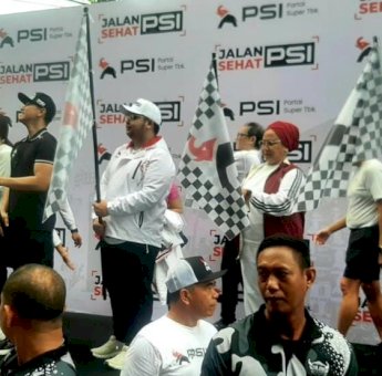 Jalan Sehat PSI di Pantai Losari Makassar Disambut Antusias, Kaesang dan RMS Hadir Langsung