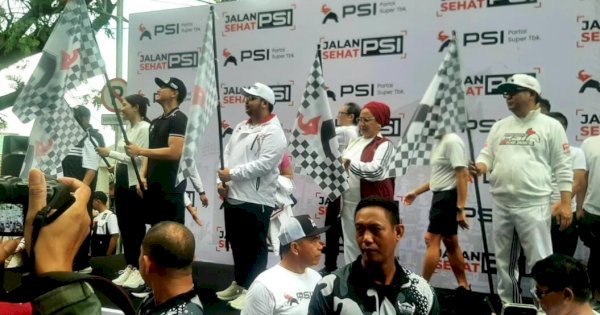 Jalan Sehat PSI di Pantai Losari Makassar Disambut Antusias, Kaesang dan RMS Hadir Langsung