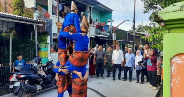 Nuansa Budaya Warnai Reses Mahmud La Kaiya di Bira, Warga Sambut dengan Tari Paraga