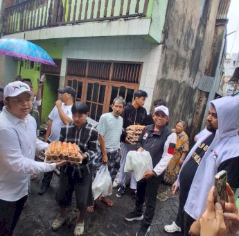 Jumat Berkah PSI Sulsel, Uluran Tangan untuk Korban Kebakaran Bulogading