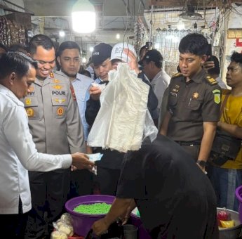 Jelang Ramadan, Bupati Syaharuddin Sidak Pasar Pangkajene Pastikan Harga Stabil dan Stok Aman