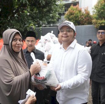 Hangatnya Safari Ramadhan PSI Sulsel, Muammar Gandi Rusdi Sapa dan Bantu Warga Gowa