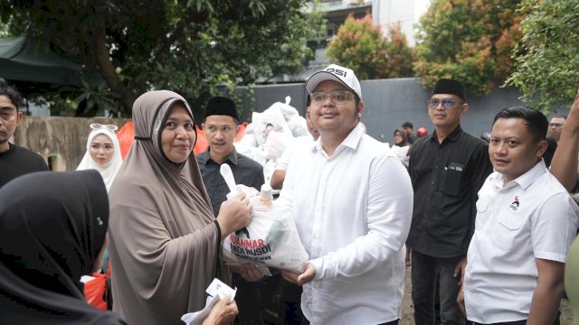 Hangatnya Safari Ramadhan PSI Sulsel, Muammar Gandi Rusdi Sapa dan Bantu Warga Gowa
