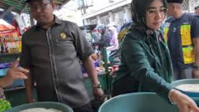 Jelang Idulfitri, DPRD Makassar dan Perumda Pasar Cek Harga di Pasar Terong