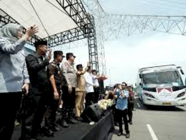 Gubernur Sulsel Lepas Peserta Mudik Gratis, Tekan Kepadatan Lalu Lintas Jelang Idulfitri 2026